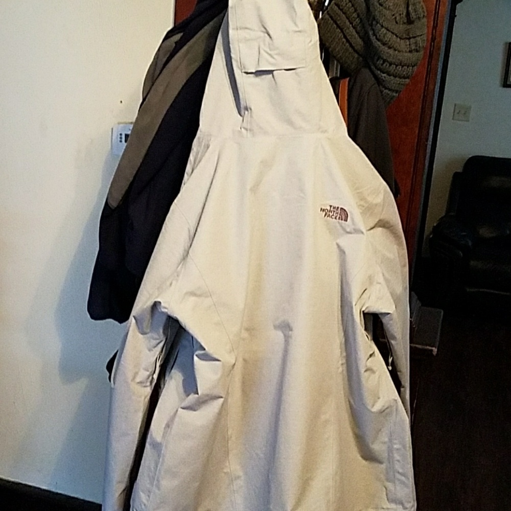 North face Dryvent size xl